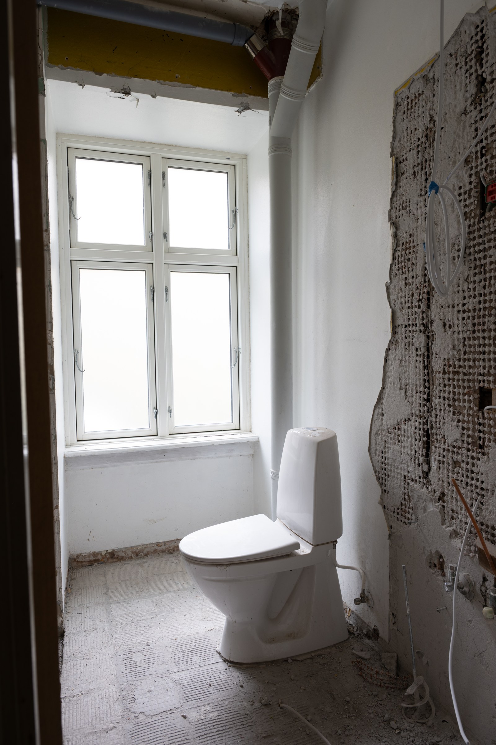 Badeværelse før totalrenovering