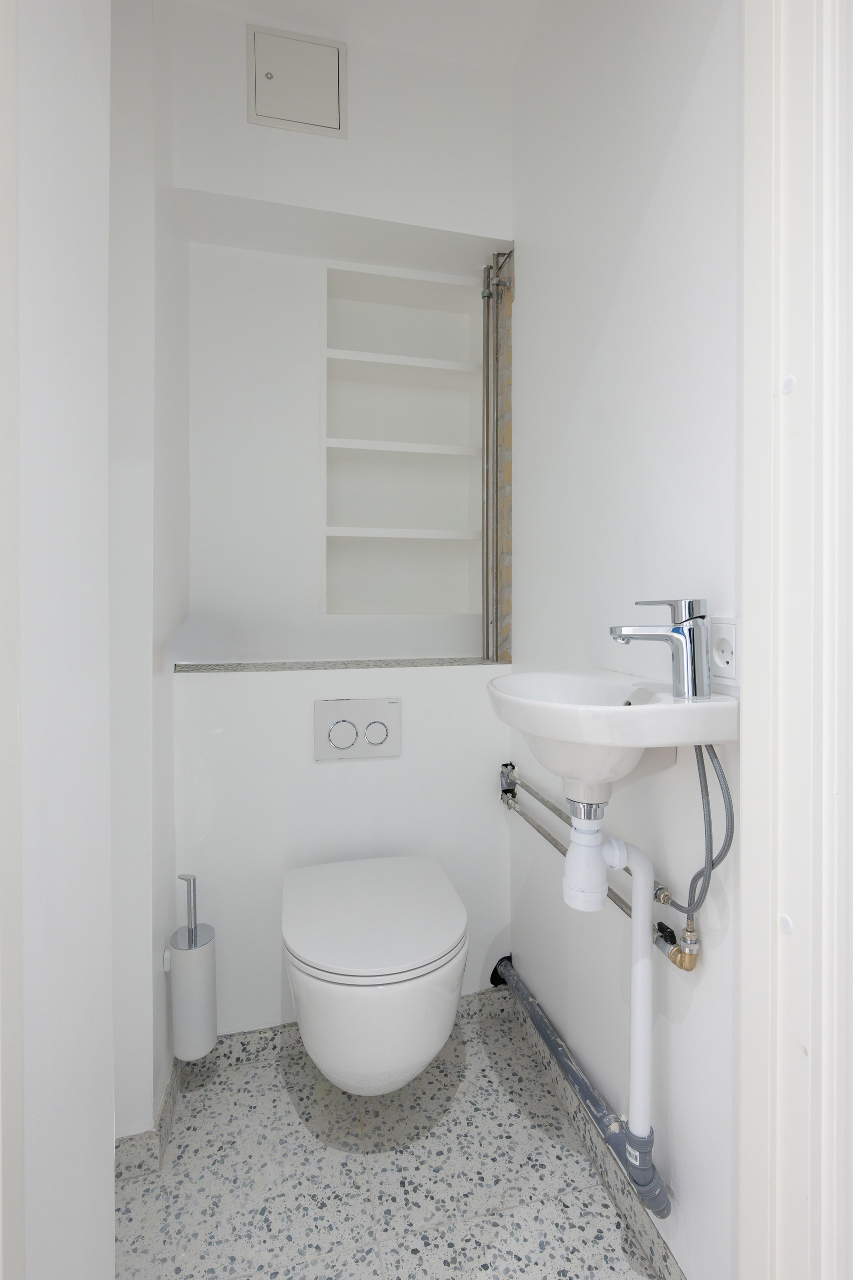 Lille toilet efter totalrenovering