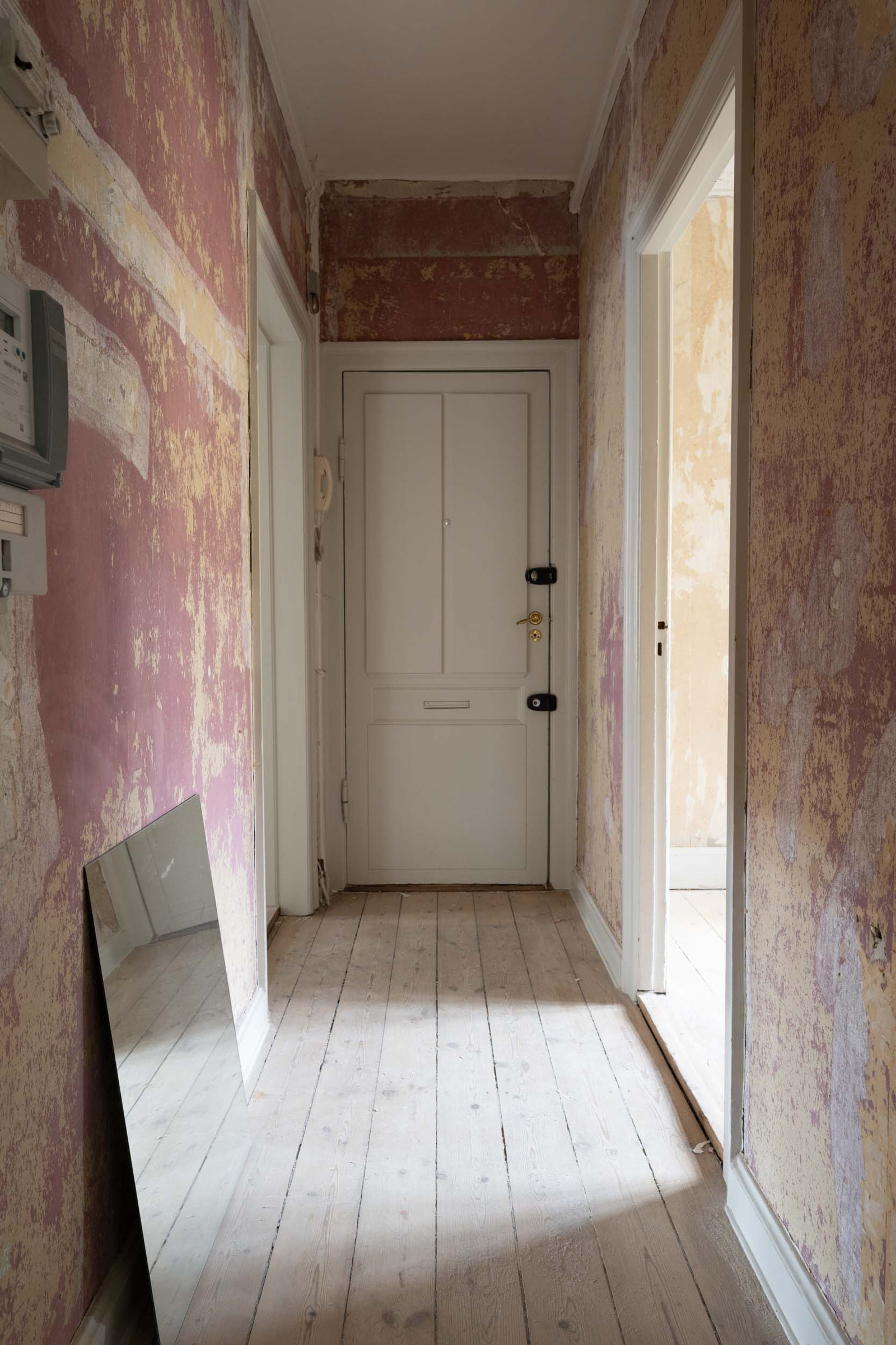 Entré og gang før totalrenovering